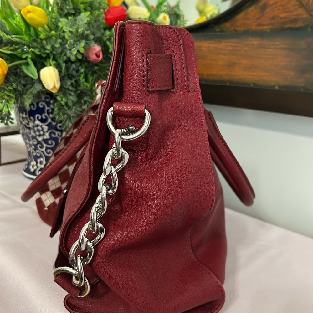 Michael Kors Burgundy Shoulder Bag With Silver Hardware and Lock And Key - Picture 4 of 10
